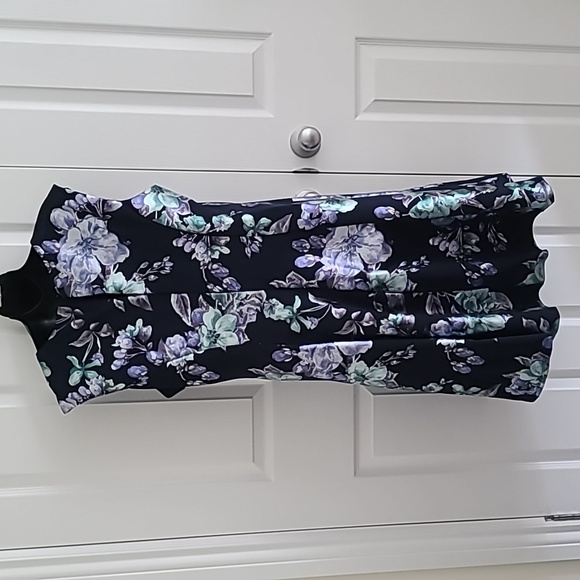 Blue and green floral foil Cleo princess cut dress in size large - Picture 6 of 7